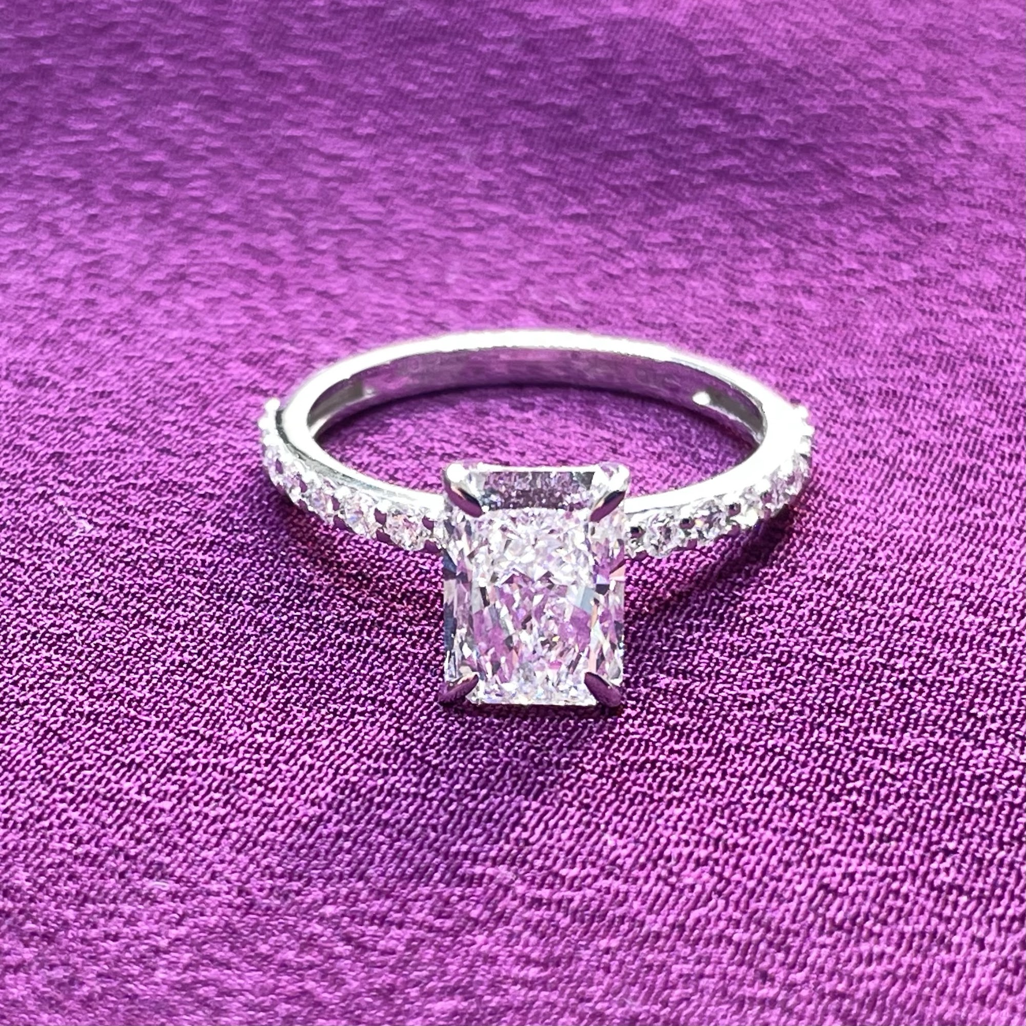 Crown Radiant - 2.20ct - D